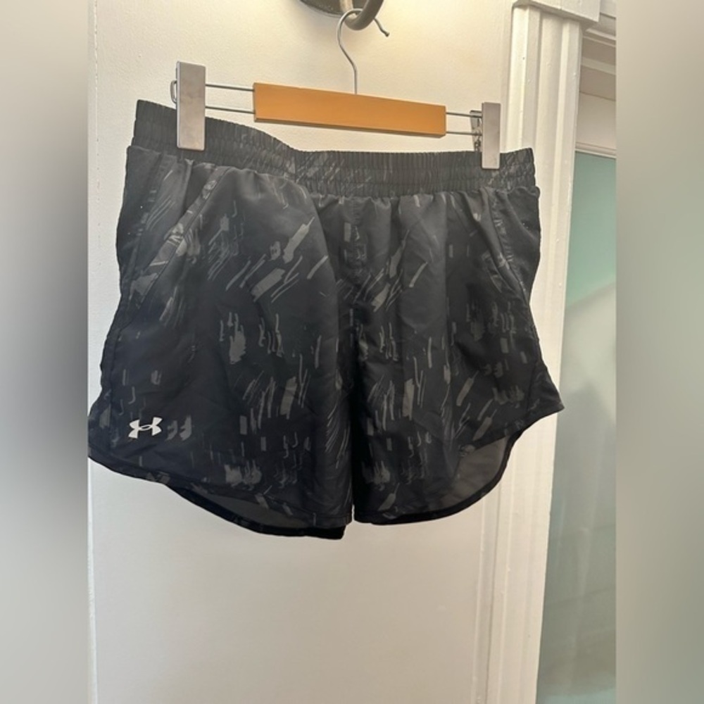 Under Armour Shorts  SZ M